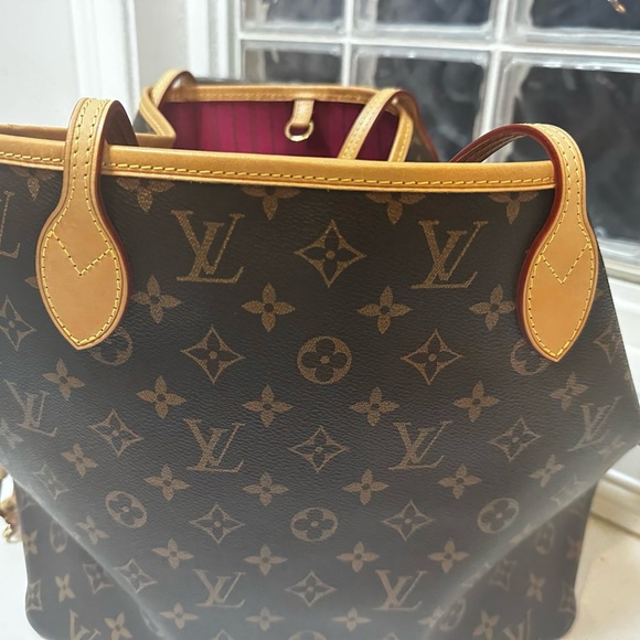 Louis Vuitton Neverfull mm. - Picture 5 of 10